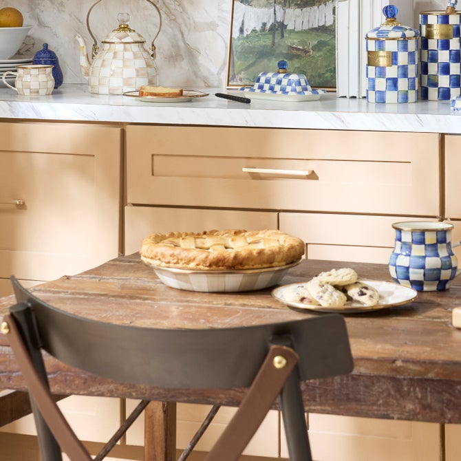Mocha Check Pie Plate