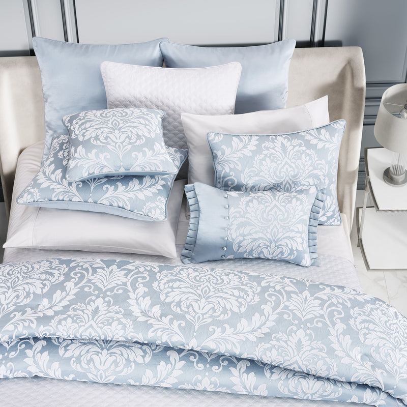 Malita Comforter Set