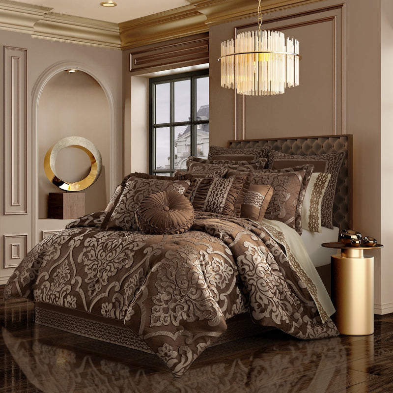 Surano Comforter Set
