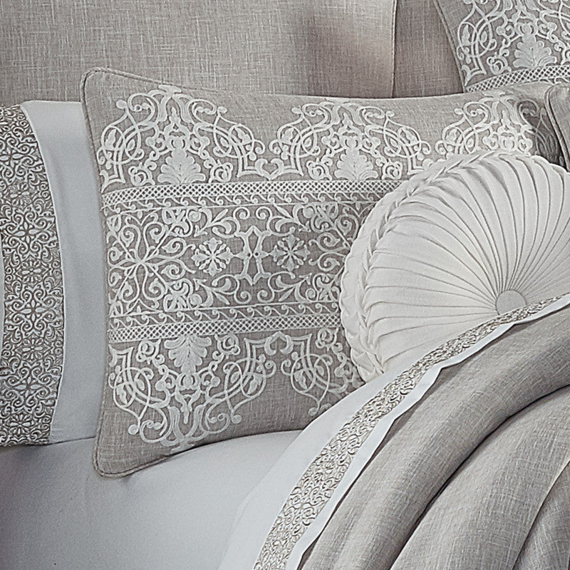 Aimee Comforter Set