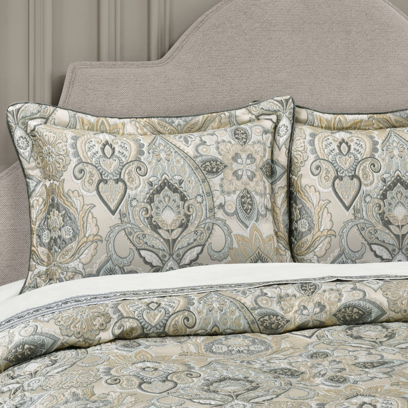 Annabelle Comforter Set