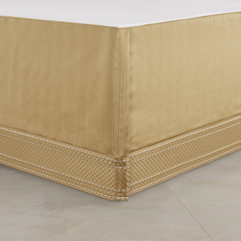 Aurelia Comforter Set