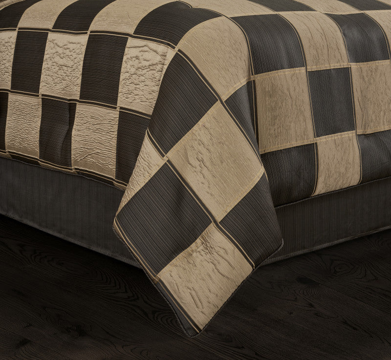 Brando Comforter Set