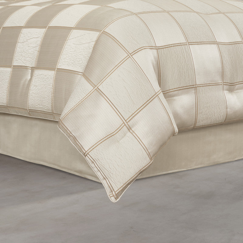 Brando Comforter Set