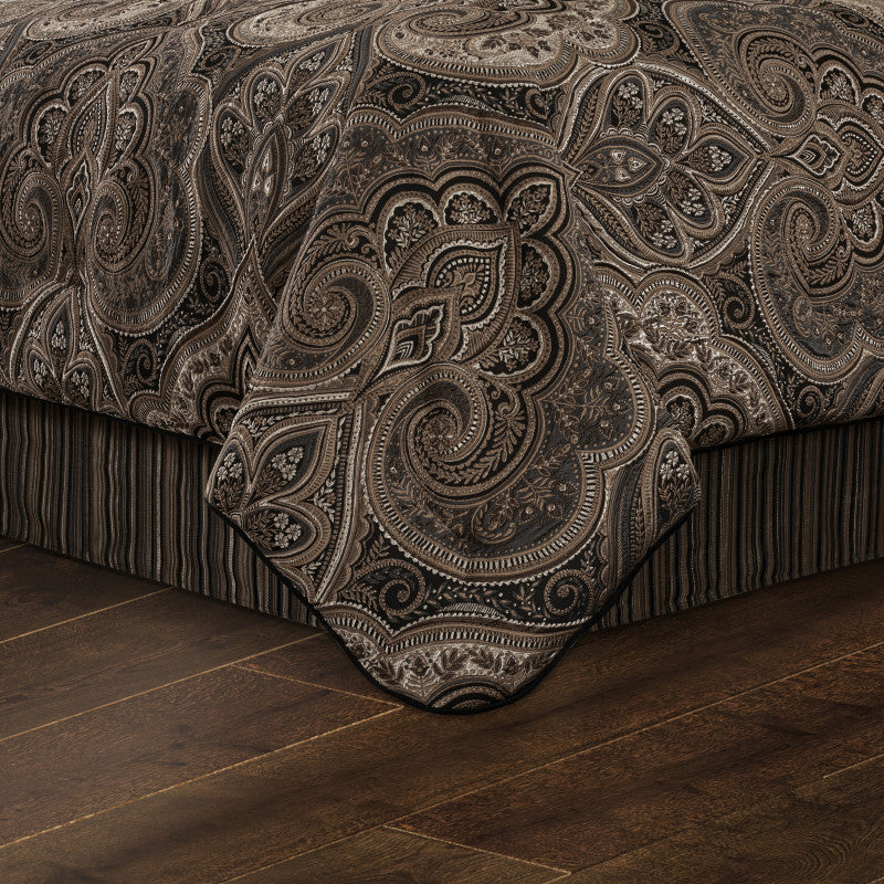 Cipriana Comforter Set