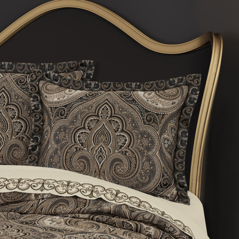 Cipriana Comforter Set