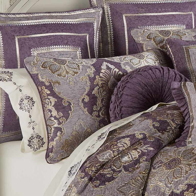 Dominique Comforter Set
