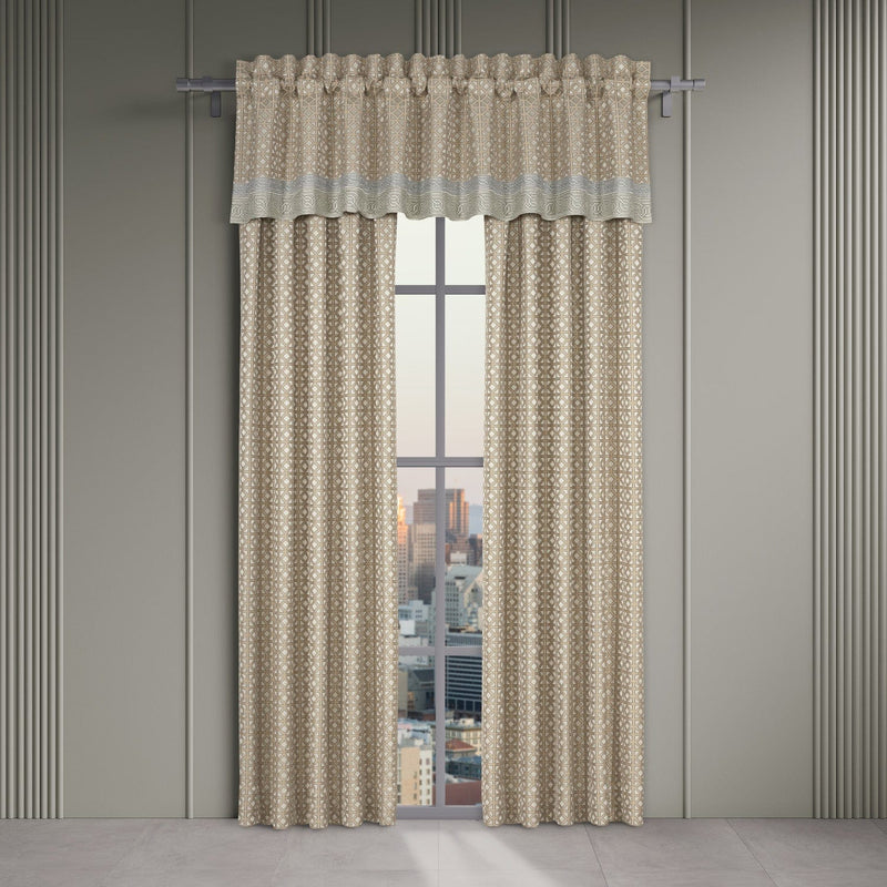 J. Queen New York Comforter Sets Alaro Comforter Set