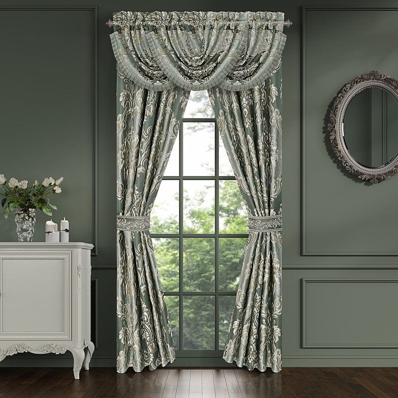 J. Queen New York Comforter Sets Alina Comforter Set