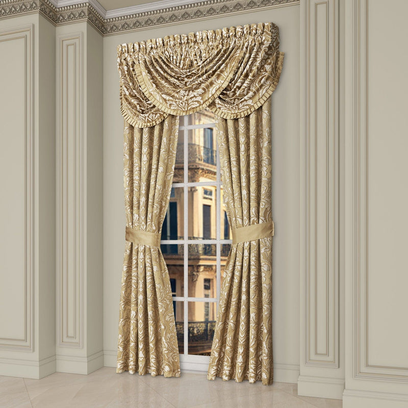J. Queen New York Comforter Sets Aurelia Comforter Set