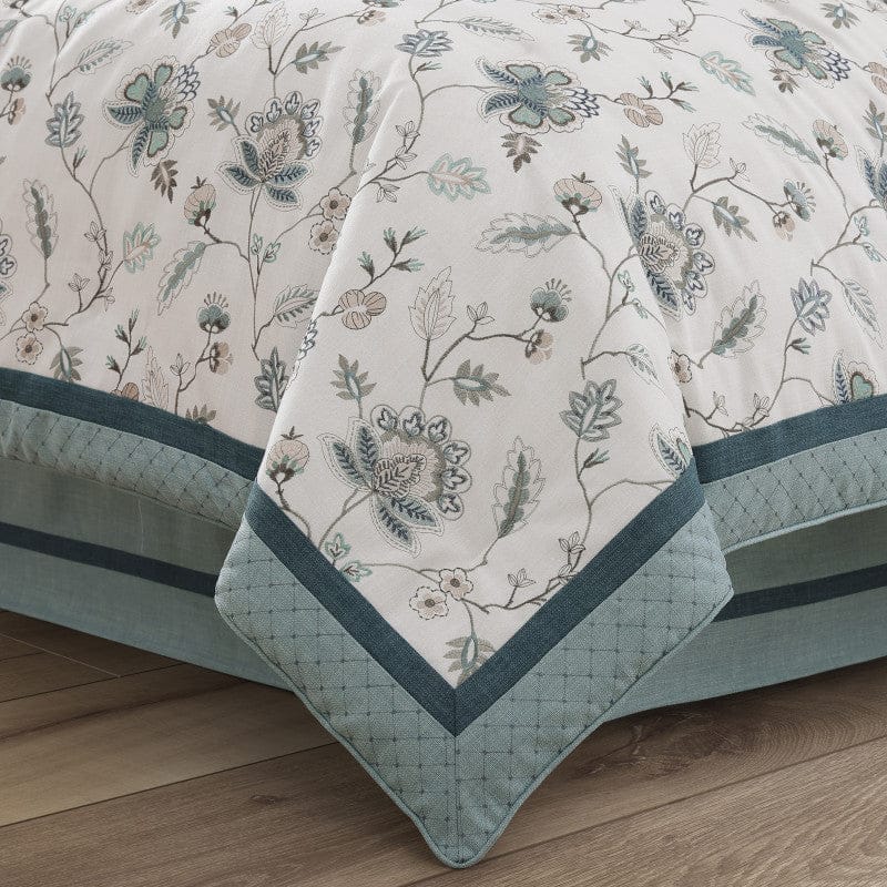 J. Queen New York Comforter Sets Blossom View Comforter Set