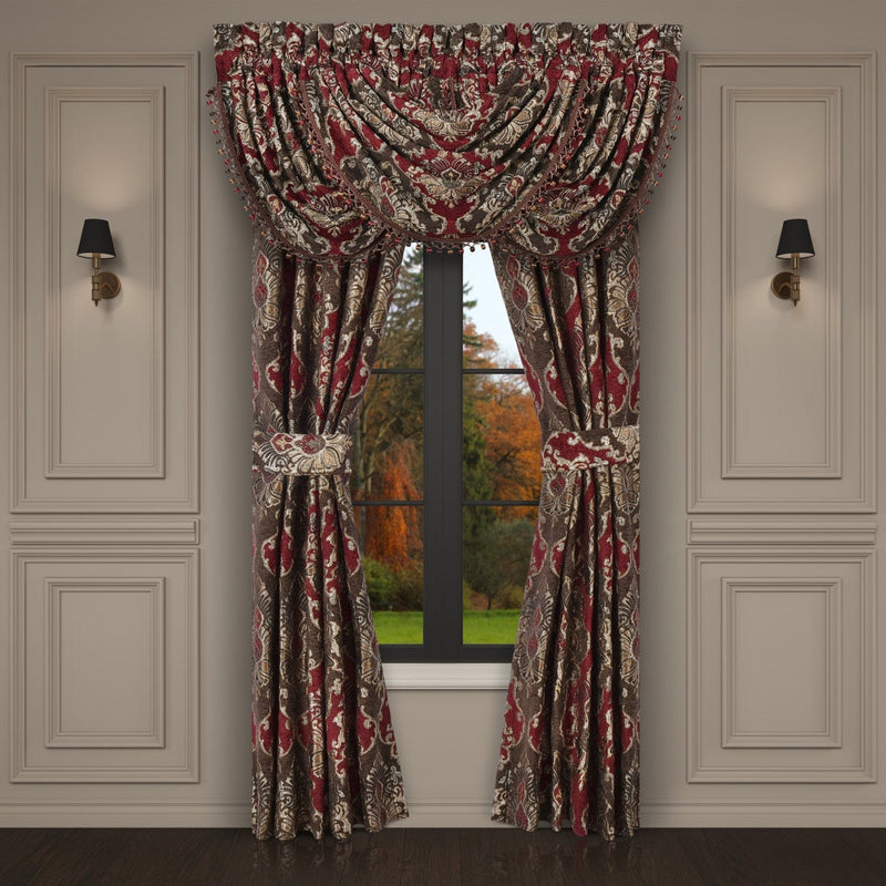 J. Queen New York Comforter Sets Cerino Comforter Set