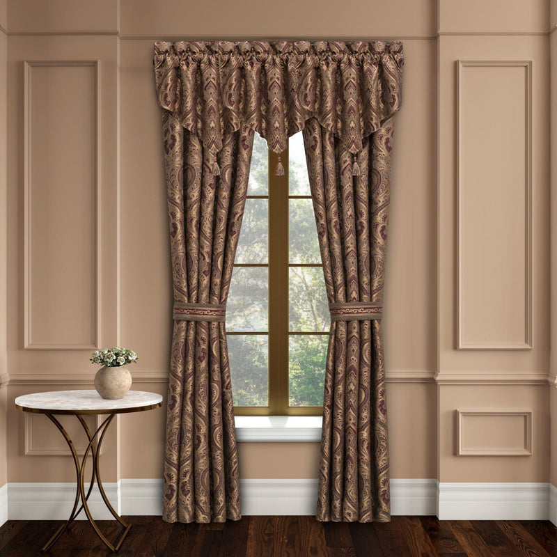 J. Queen New York Comforter Sets Odette Comforter Set