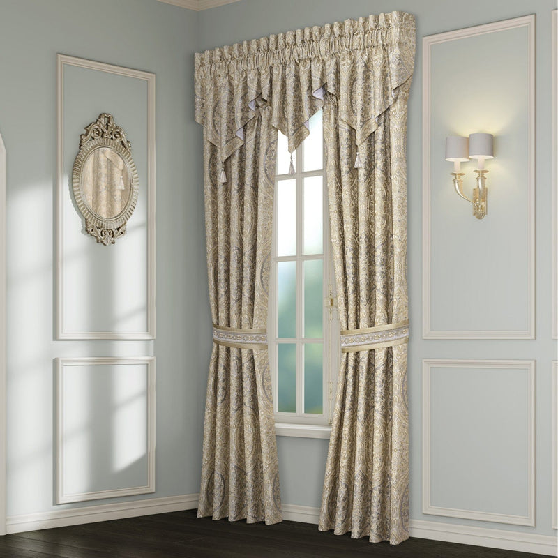 J. Queen New York Comforter Sets Romero Comforter Set