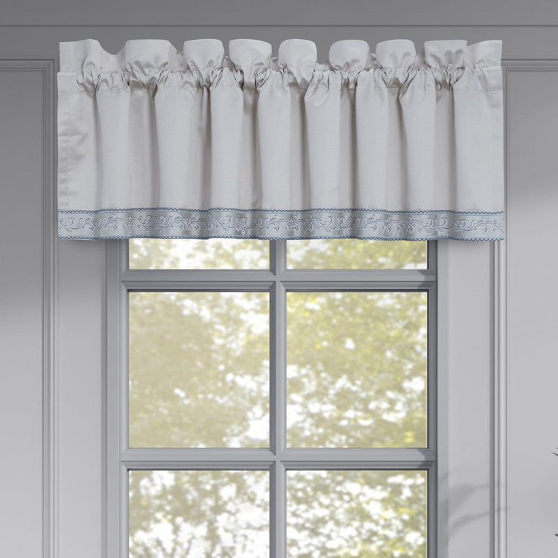 J. Queen New York Coordinate Window Boulevard Window Straight Valance