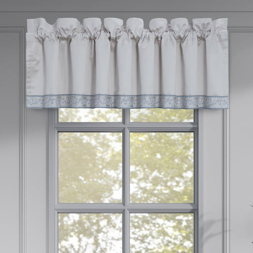 J. Queen New York Coordinate Window Boulevard Window Straight Valance