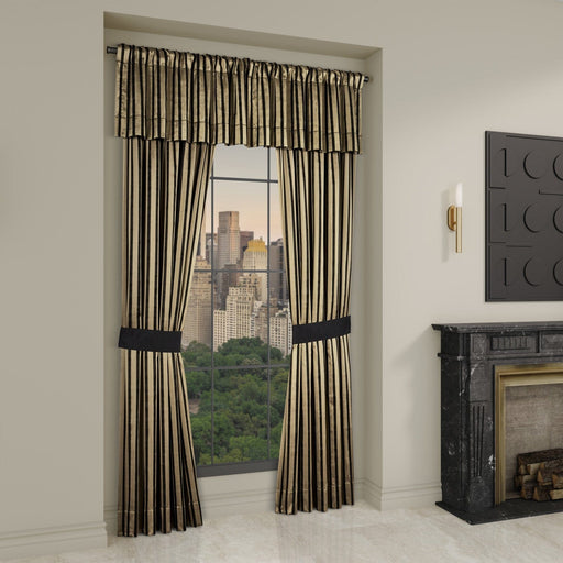 J. Queen New York Coordinate Window Calvari Window Straight Valance