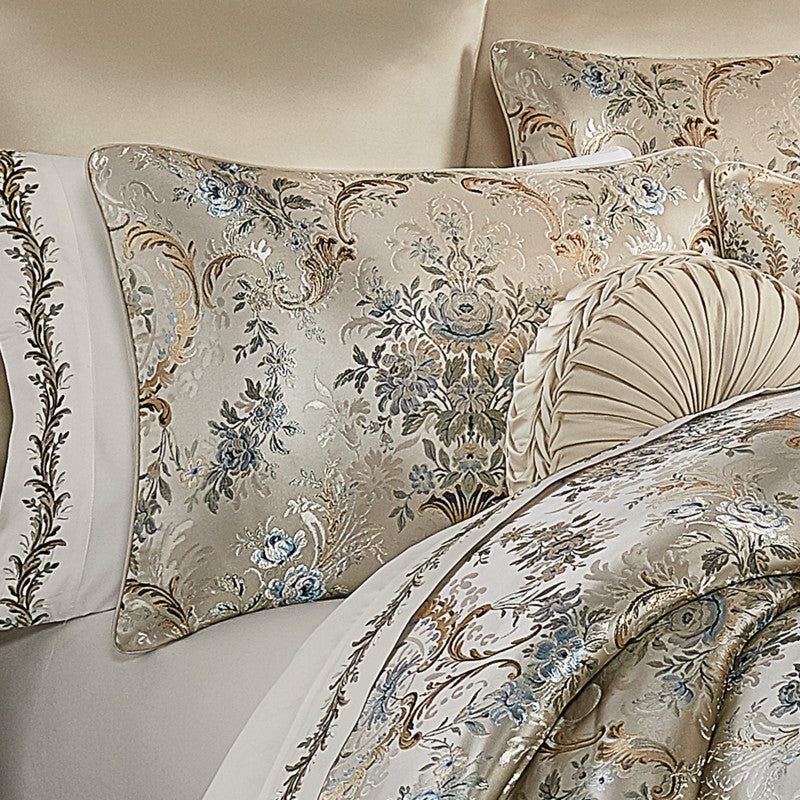 Jacqueline Comforter Set