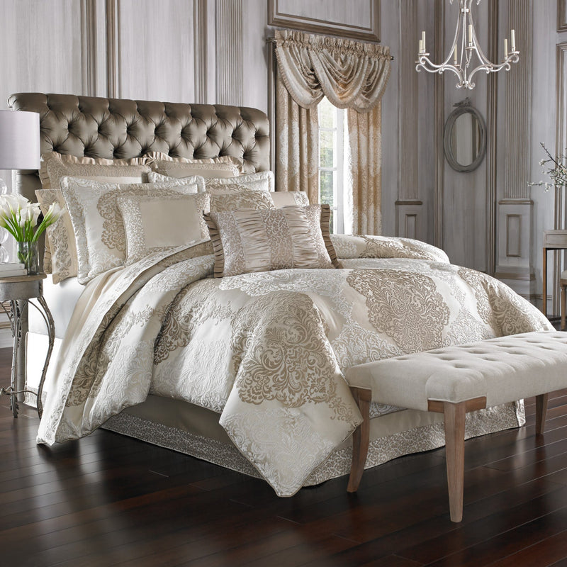 La Scala 18" Square Decorative Throw Pillow