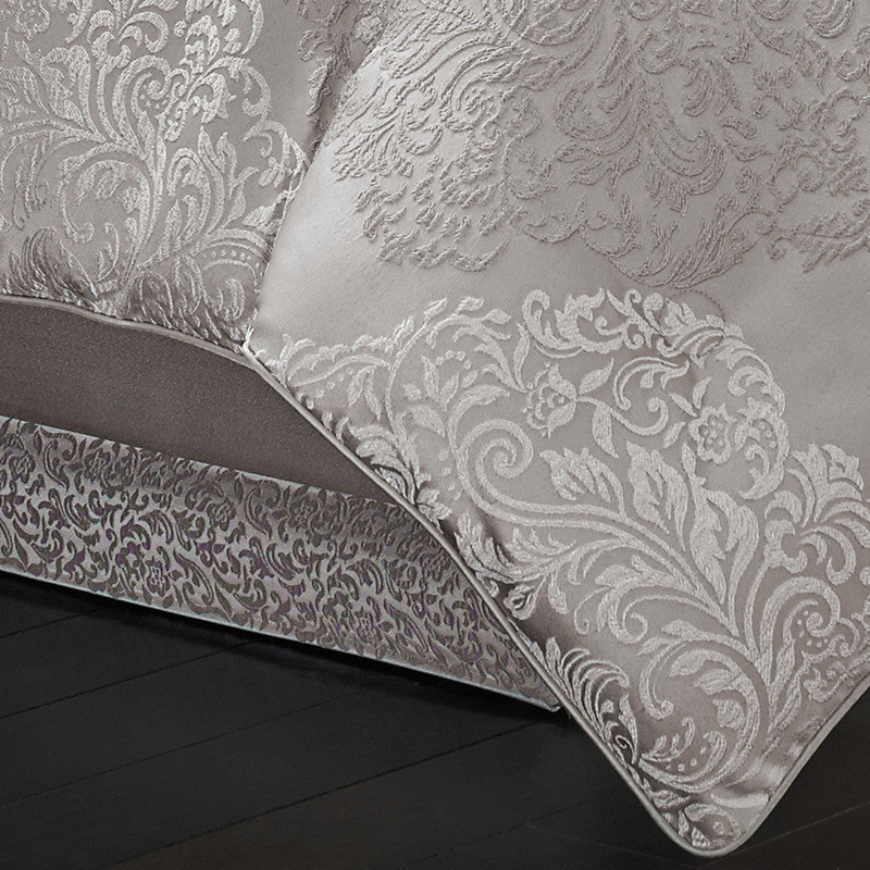 La Scala Comforter Set
