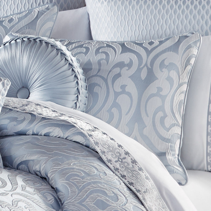 Liana Comforter Set