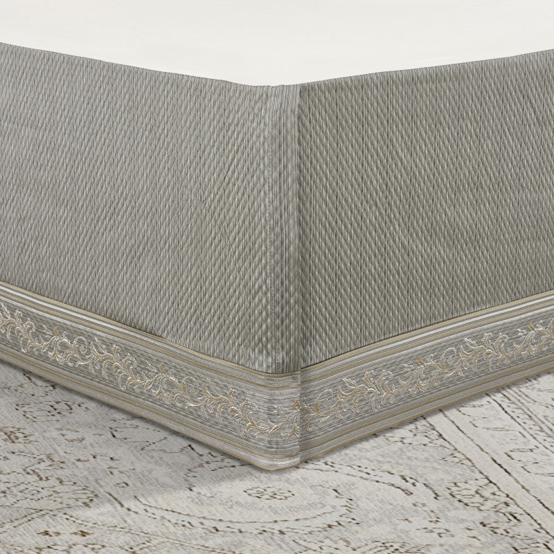 Martina Comforter Set