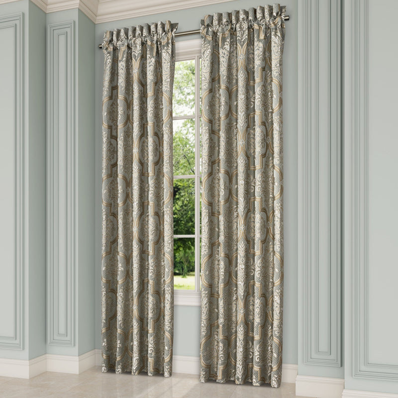 Martina Comforter Set
