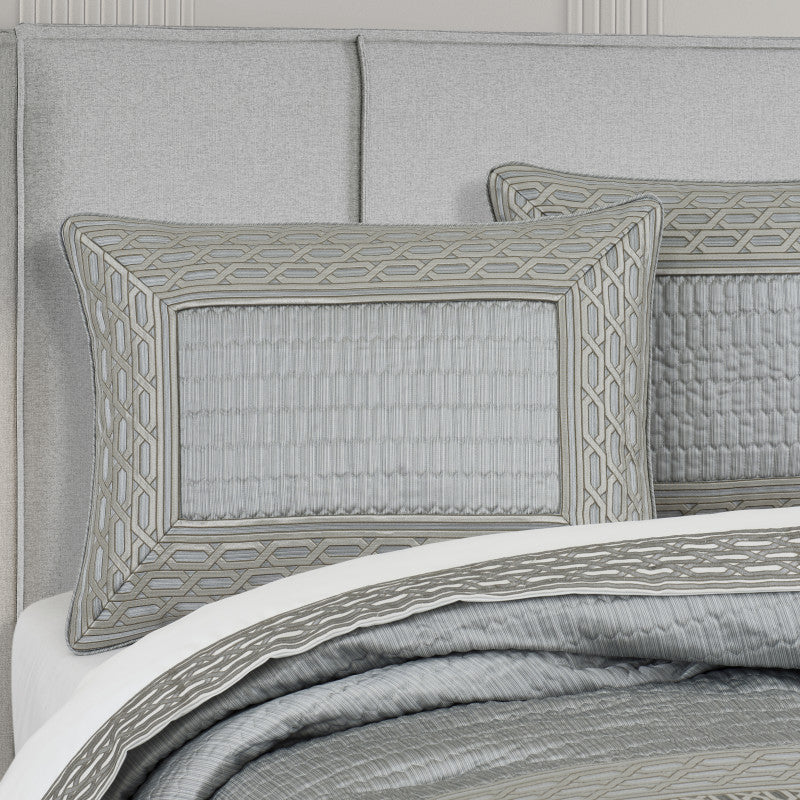 Metropolitan Comforter Set