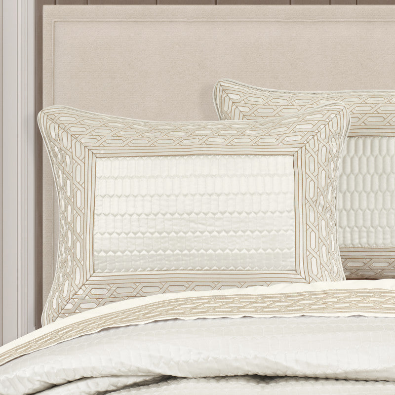 Metropolitan Comforter Set
