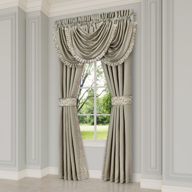 Piazza Comforter Set