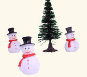 Quirks! craft supplies Retro Plastic Mini Snowman 1.25" - Set of 3