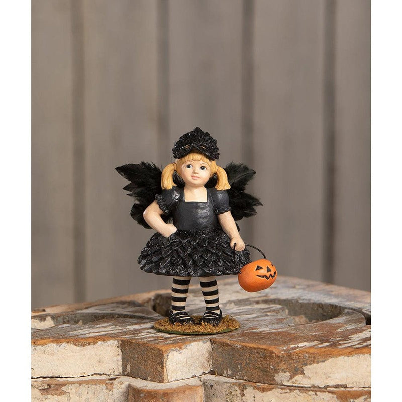 Quirks! Figurines Crow Hazel Girl by Bethany Lowe Designs
