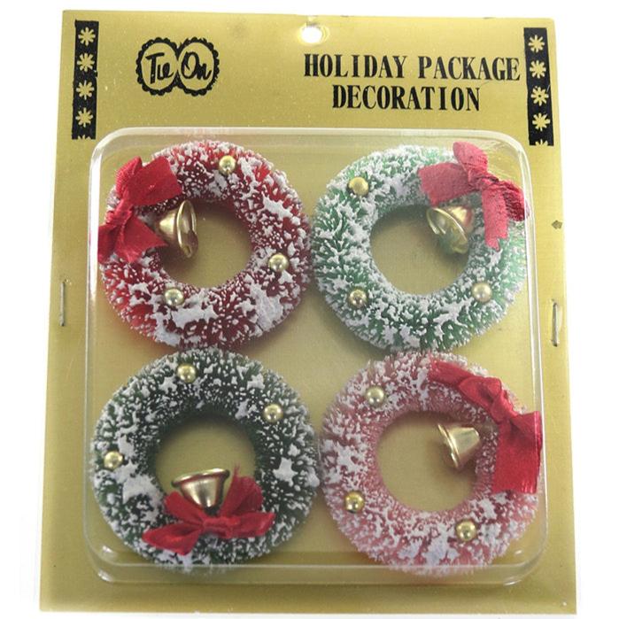 Quirks! Seasonal Decor, Christmas Vintage Wreath Package - Traditional Set/4