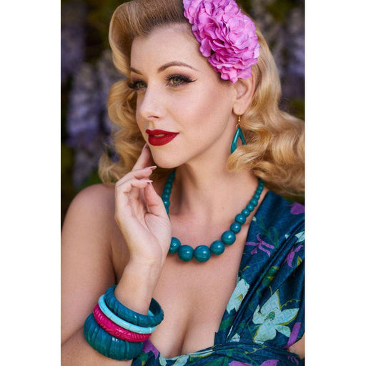 Quirks! Splendette Wide Jade Green Heavy Carve Fakelite Bangle by Splendette