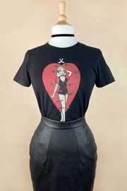 Quirks! T-shirt Heart Attack Fitted Tee in Black SMALL