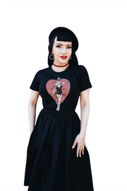 Quirks! T-shirt Heart Attack Fitted Tee in Black SMALL