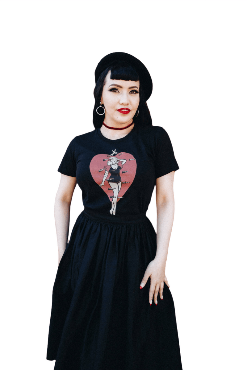 Quirks! T-shirt Heart Attack Fitted Tee in Black SMALL