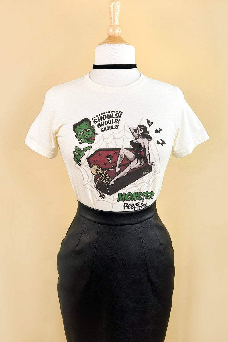 Quirks! T-shirt Monster Peepshow Fitted Tee in Ivory