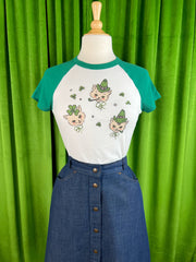 Quirks! T-shirt Paddy Cat Cropped Raglan Baby tee in White/Green SMALL