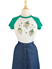 Quirks! T-shirt Paddy Cat Cropped Raglan Baby tee in White/Green SMALL