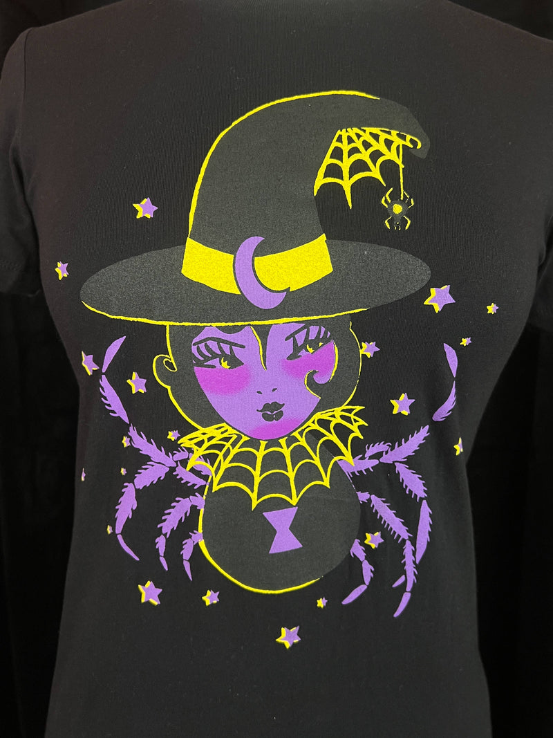 Quirks! T-shirt Spider Baby Fitted Graphic Tee in Black 