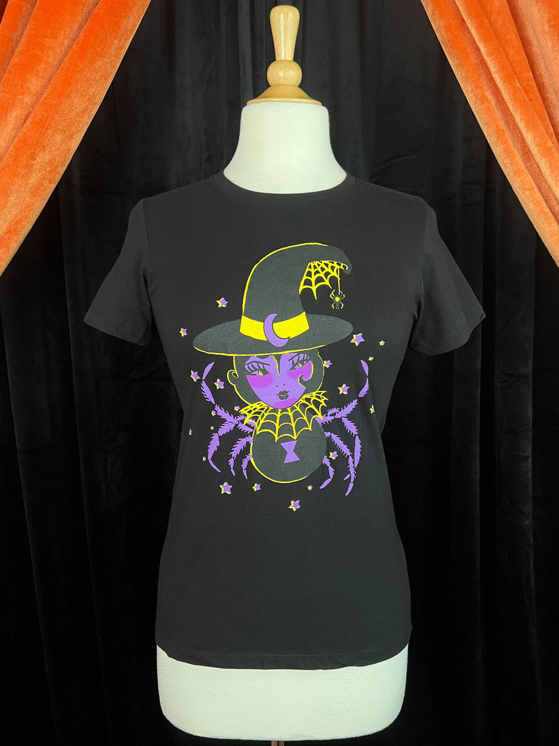 Quirks! T-shirt Spider Baby Fitted Graphic Tee in Black 