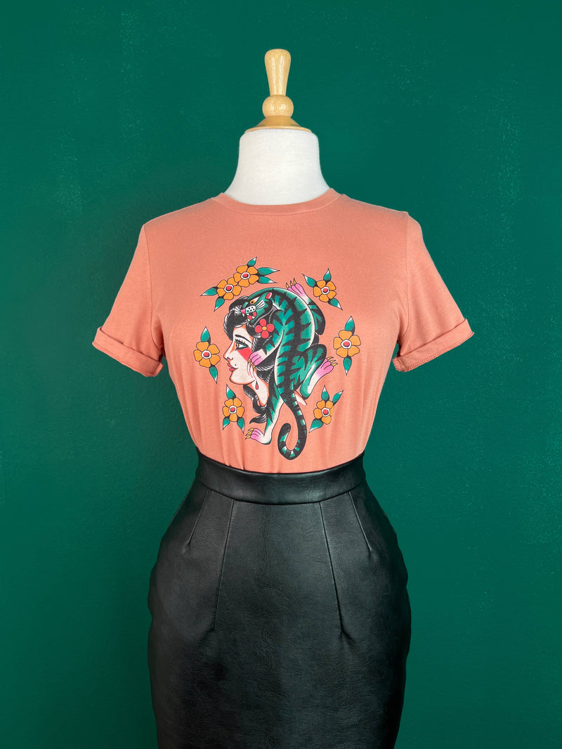 Quirks! T-shirt The Blue Tiger Lady Relaxed Tee in Terracotta Pink