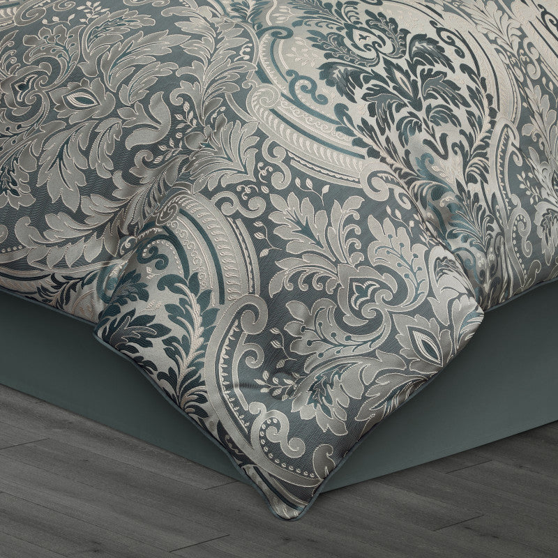 Renata Comforter Set