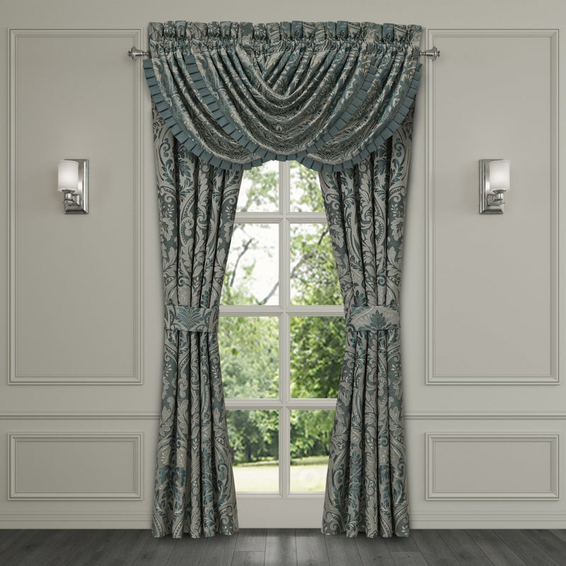 Renata Comforter Set