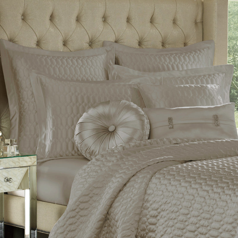 Satinique Coverlet