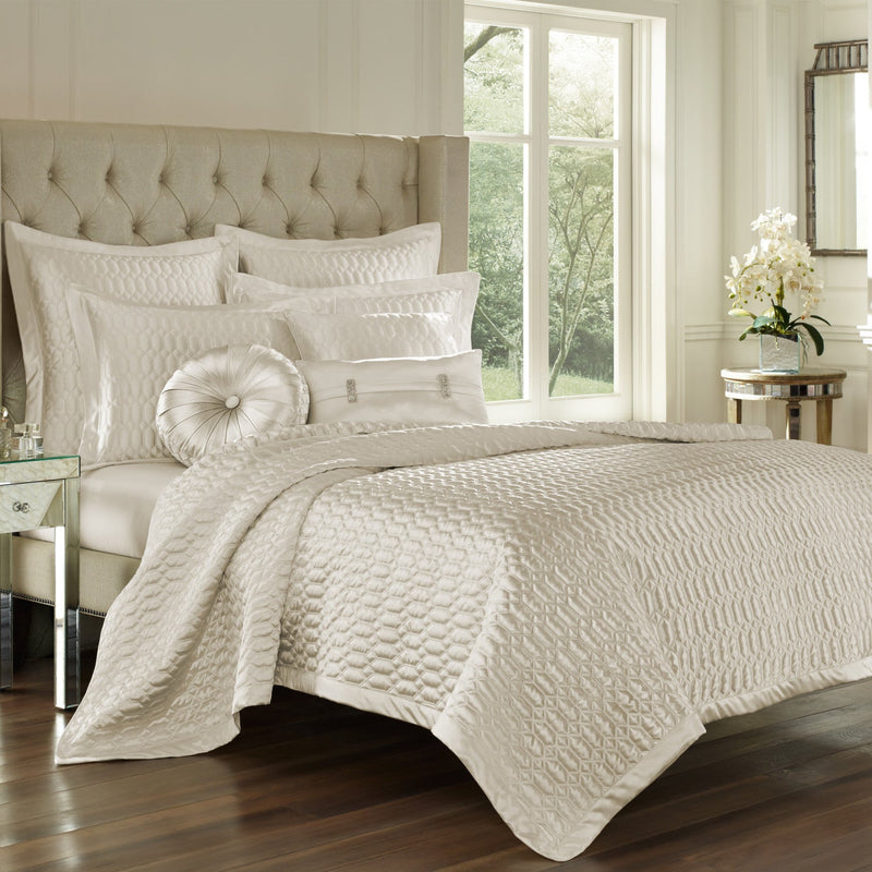 Satinique Coverlet