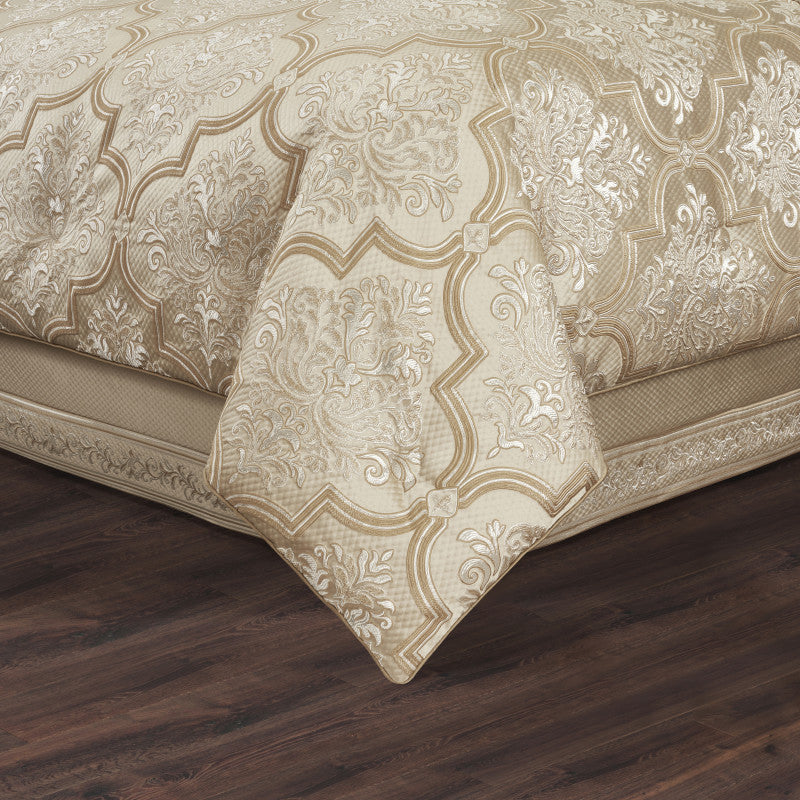 Sezanne Comforter Set