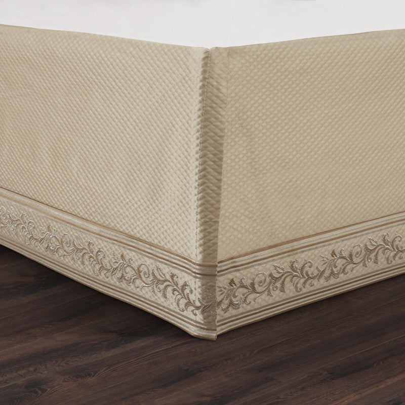 Sezanne Comforter Set