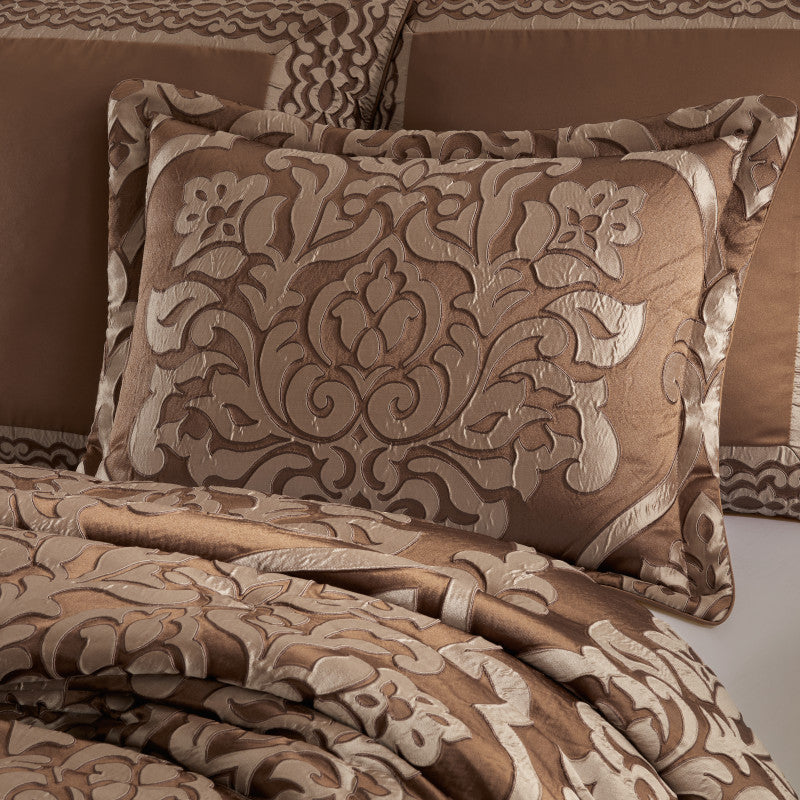 Surano Comforter Set